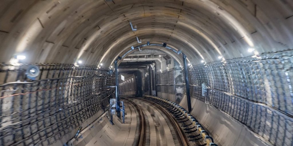 Собянин: В Москве за год проложили около 15 километров тоннелей метро