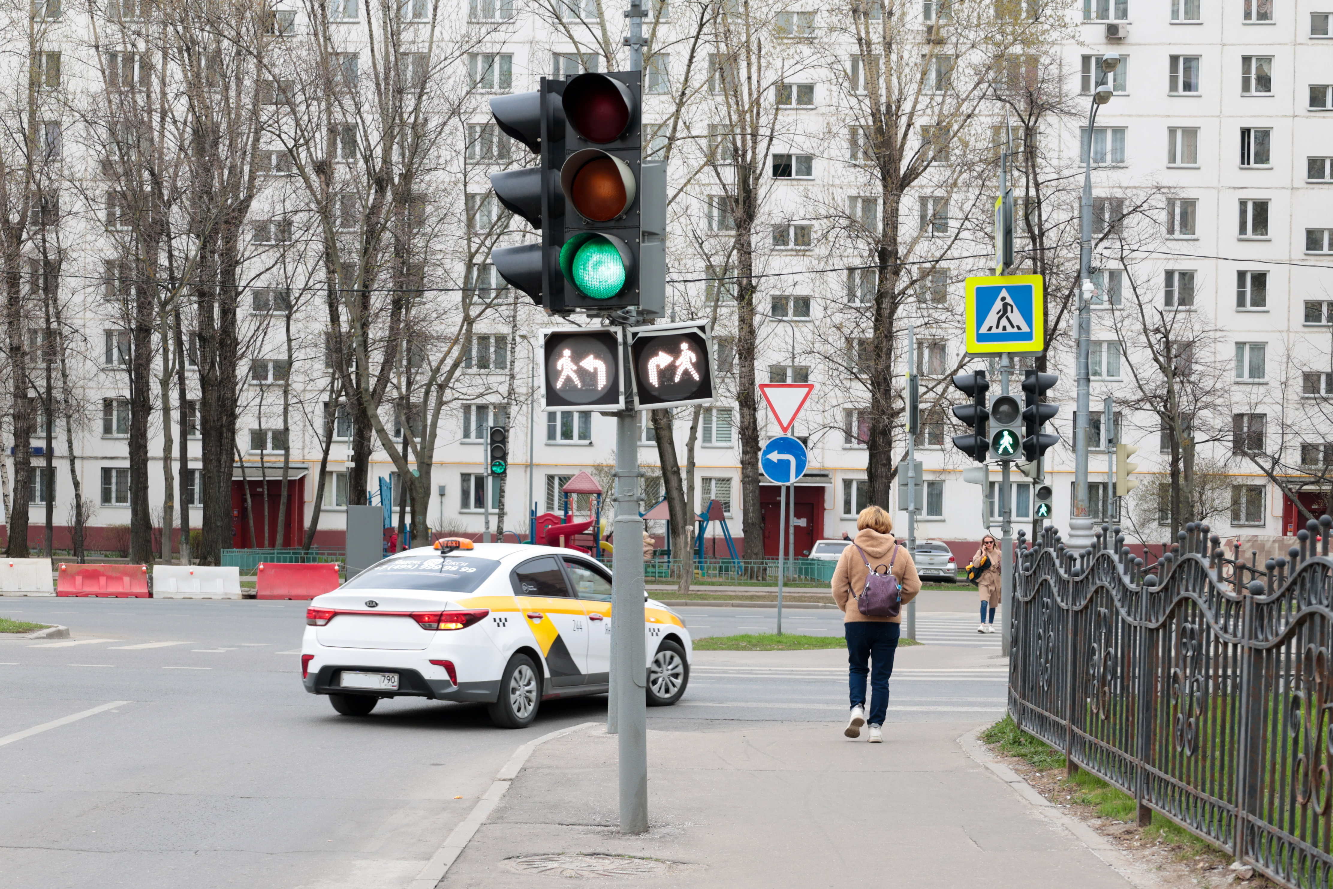 Светофор на перекрестке