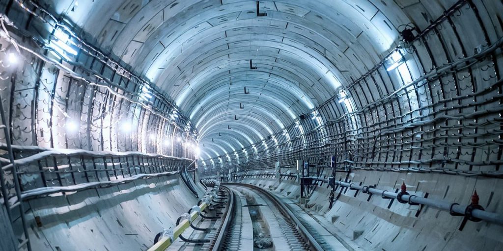 Бочкарёв: На станции метро «Яхромская» монтируется оборудование тягово-понизительной подстанции