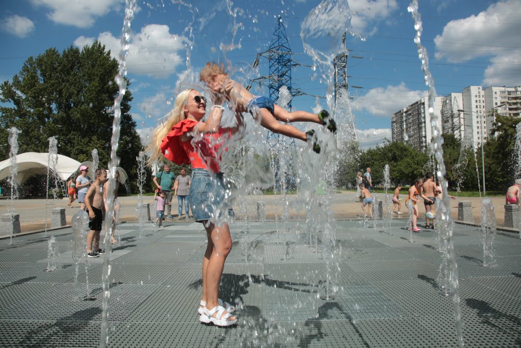 В парке 850-летия Москвы в Марьине снова заработал фонтан