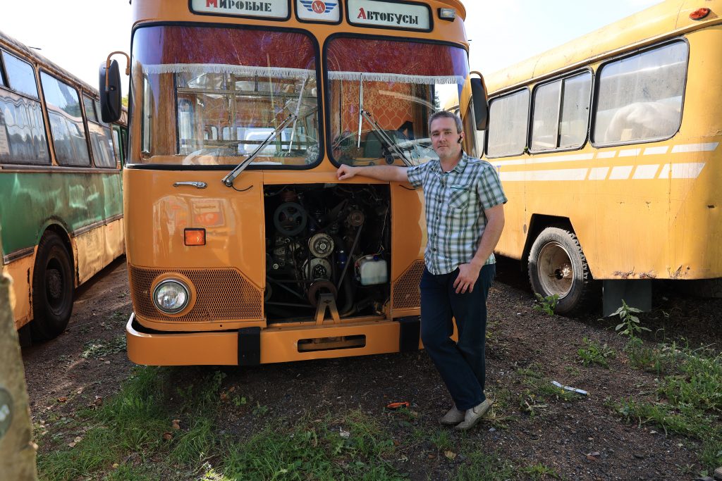 Житель Рязанского района восстанавливает советские автобусы