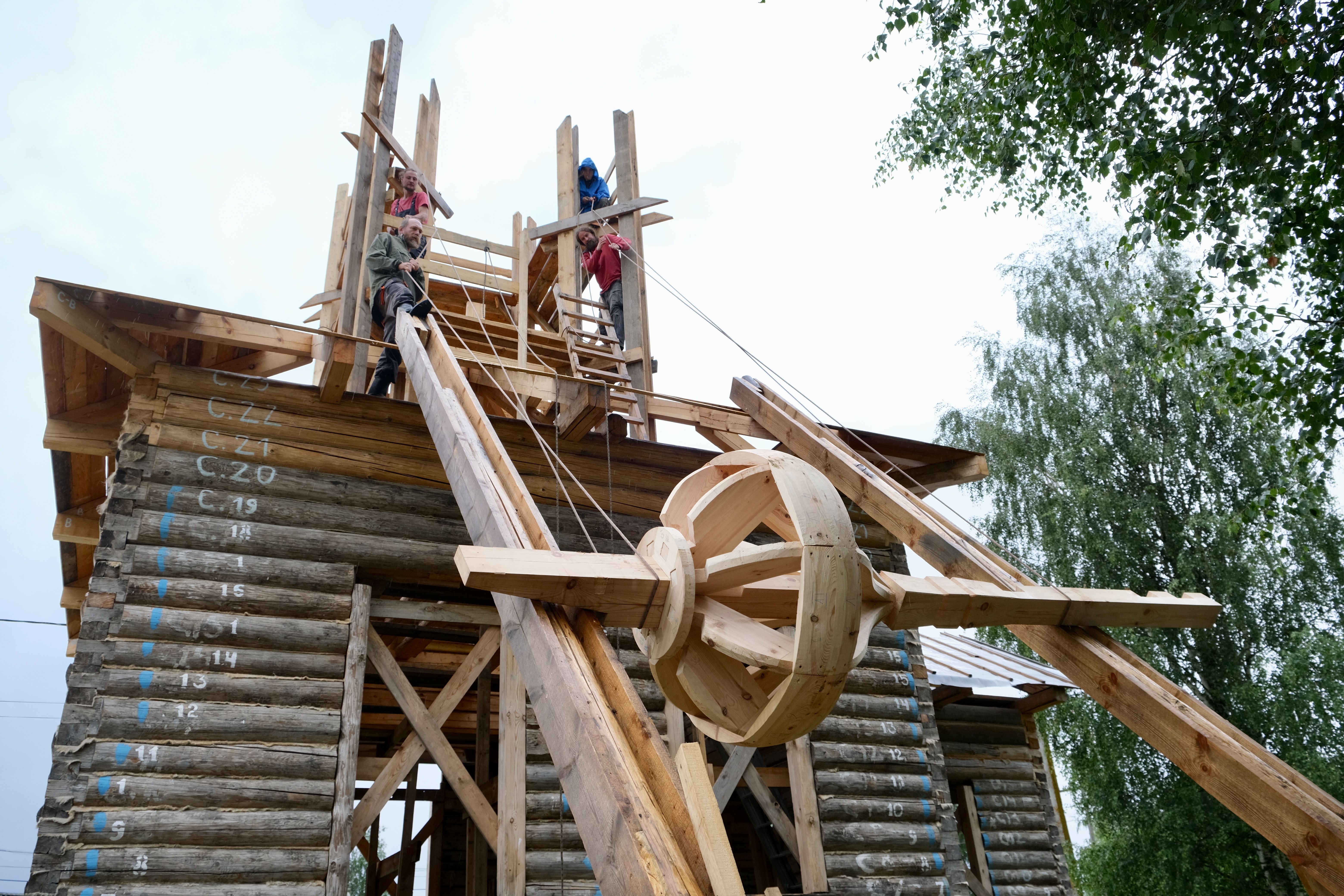 Акманай деревянная часовня часовая