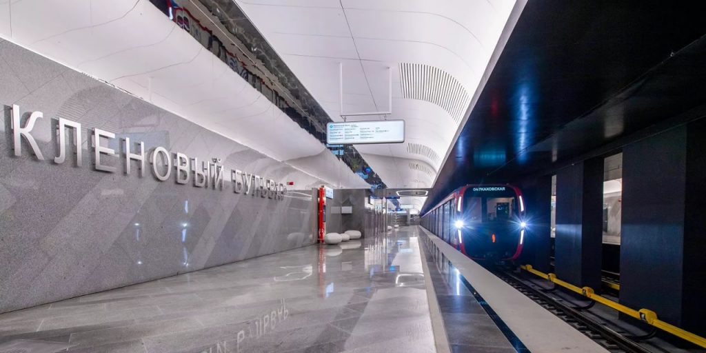 Андрей Бочкарёв рассказал о ходе строительства пересадки между станциями метро «Кленовый бульвар»