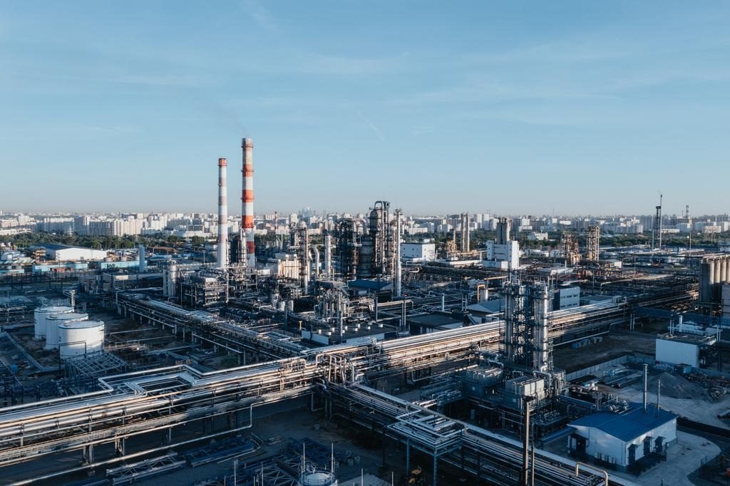 МНПЗ назван самым технологичным заводом по переработке нефти в стране