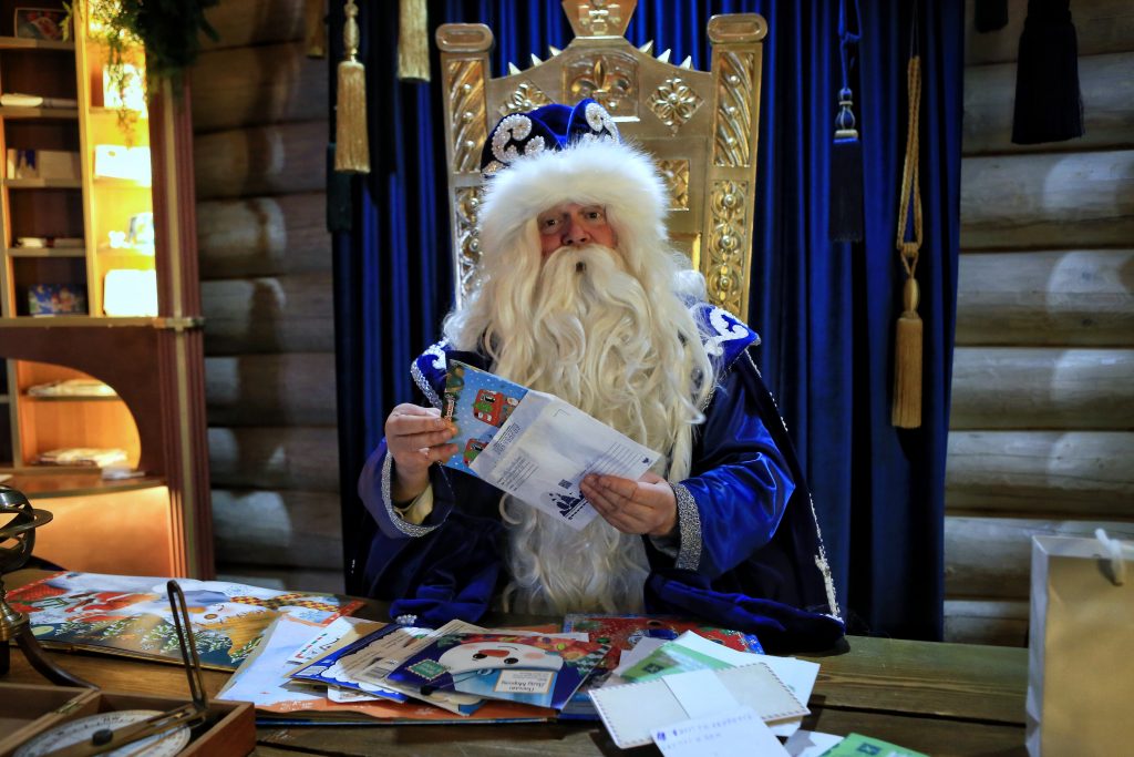 В Московскую резиденцию Деда Мороза пришло более ста тысяч писем
