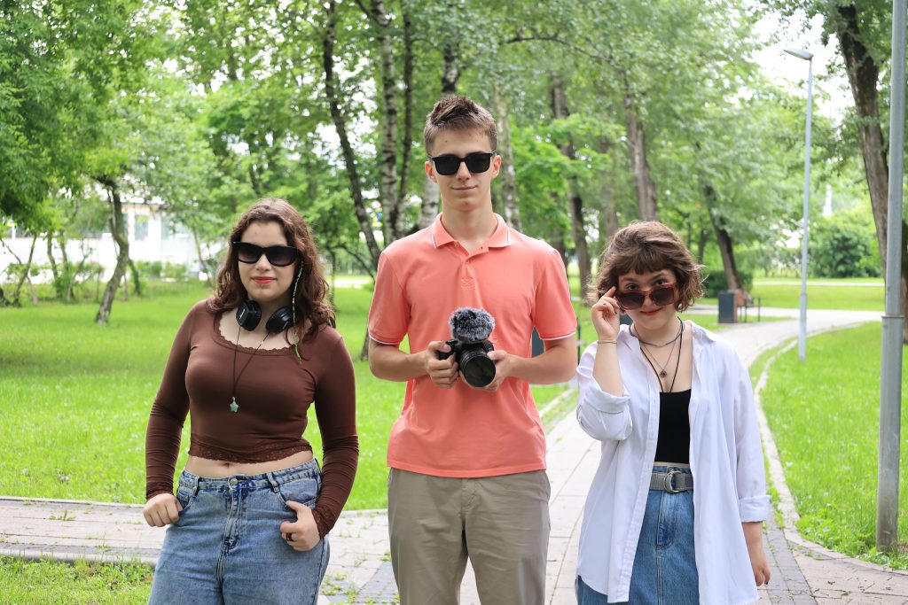 Слева направо: Кира Ружинская, Никита Помогаев, Елизавета Ольховская. Фото: Григорий Матвеев
