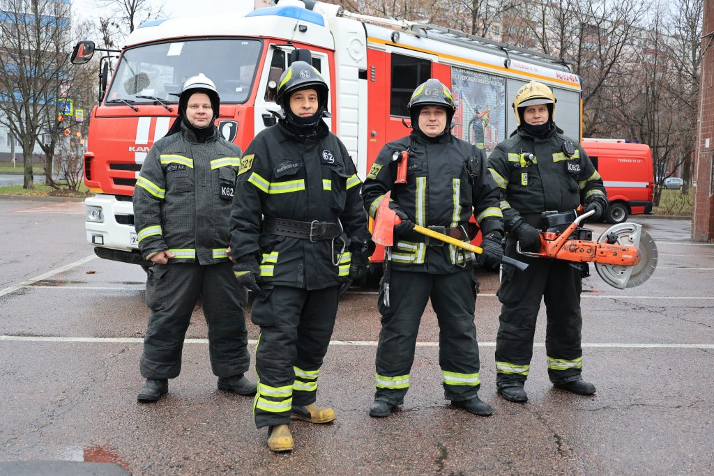 В районе Выхино-Жулебино пожарные спасли 15 человек