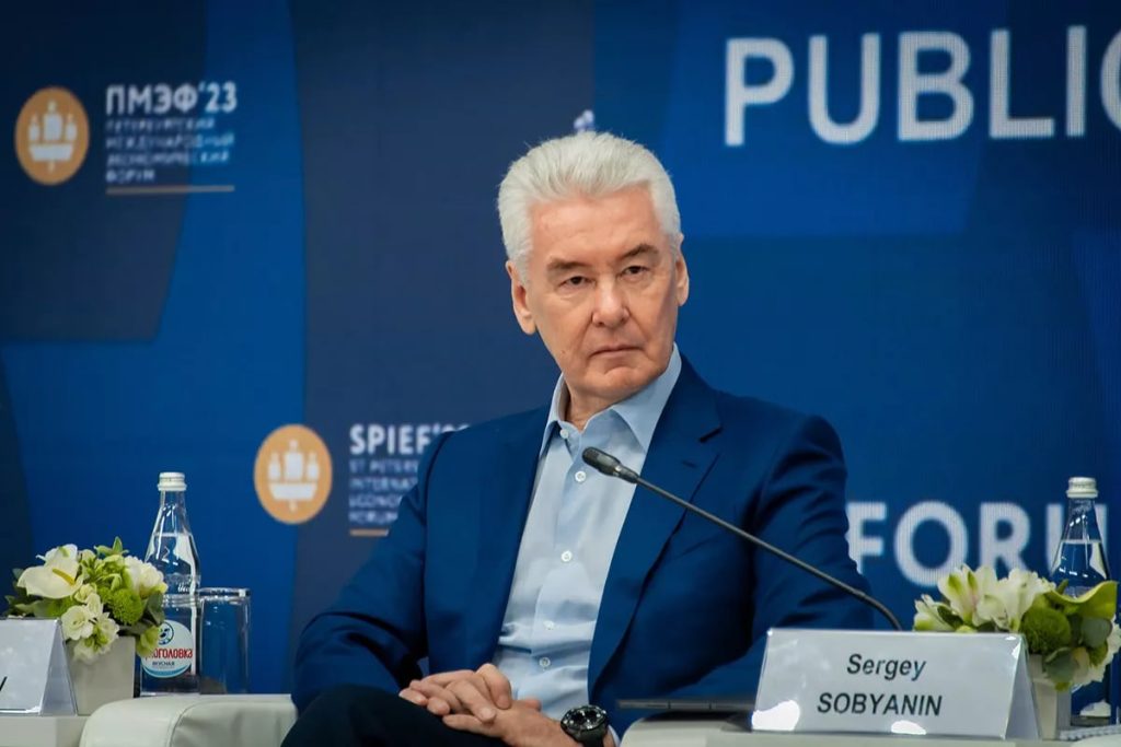 Сергей Собянин осмотрел новое здание предприятия ОПК в «Технополисе Москва»