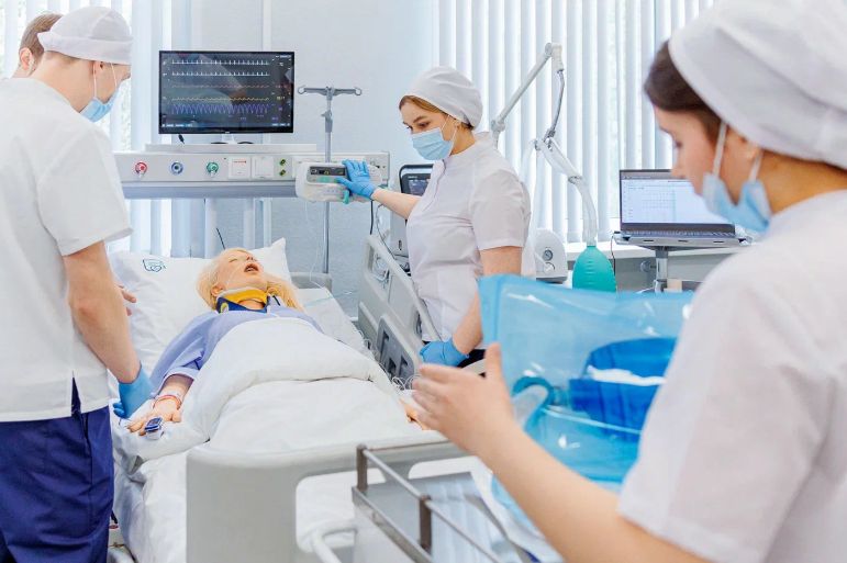 Анастасия Ракова анонсировала увеличение бюджетных мест по специальности «Сестринское дело» в колледжах Москвы на 70%