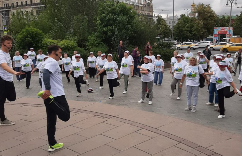 У Большого театра прошла «Зарядка долголетия»