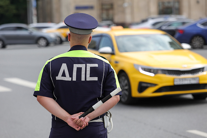 В ЮВАО 12 дней ловили таксистов-нелегалов