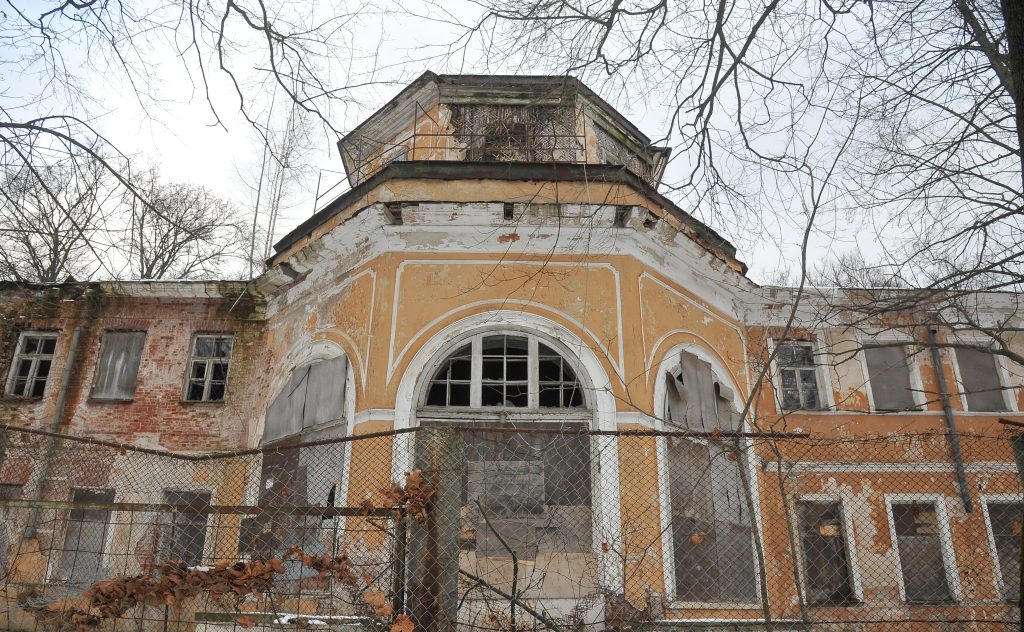 В парке «Кузьминки-Люблино» отреставрируют оранжерею XIX века